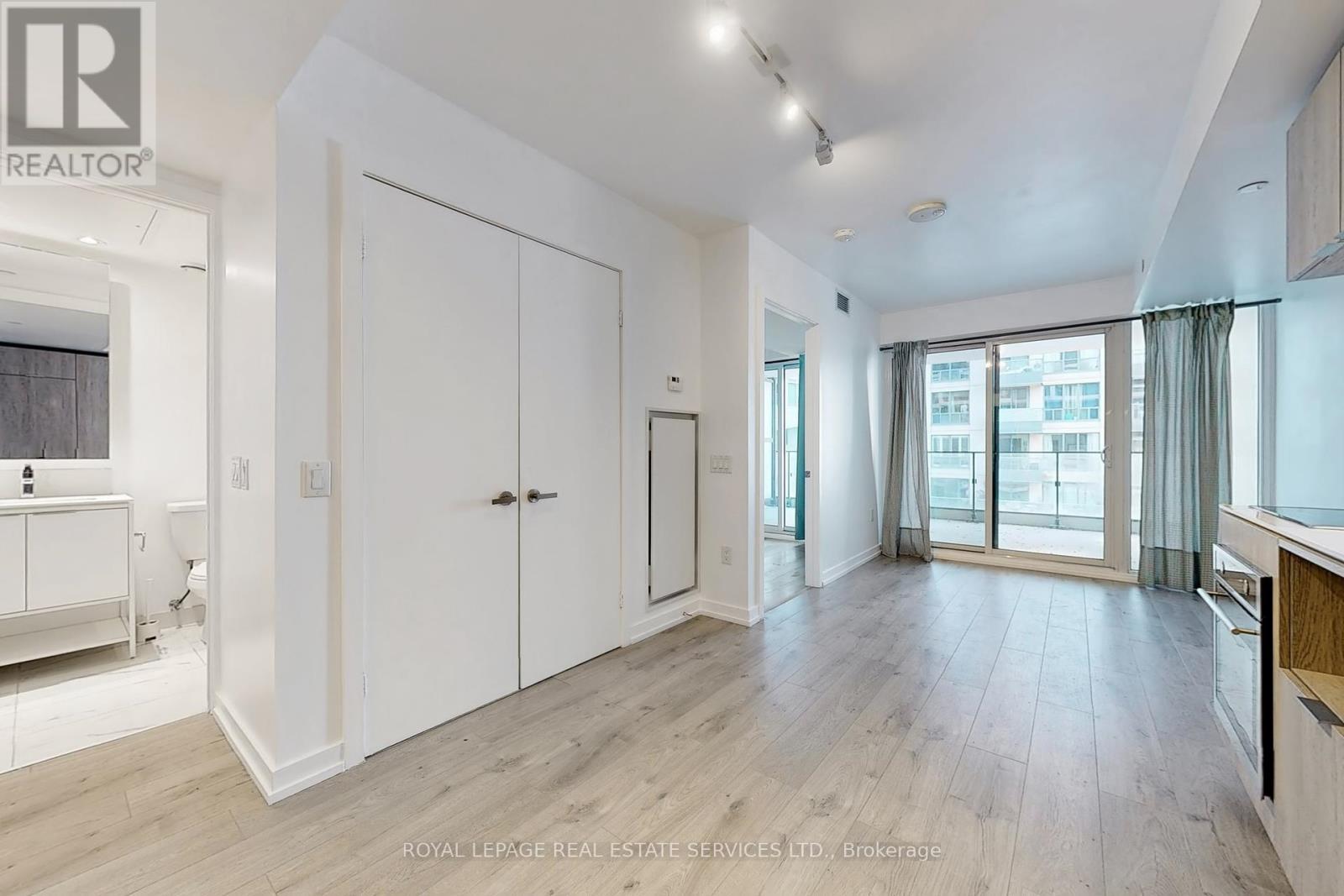 












612 - 77 SHUTER STREET

,
Toronto,




Ontario
M5B0B8

