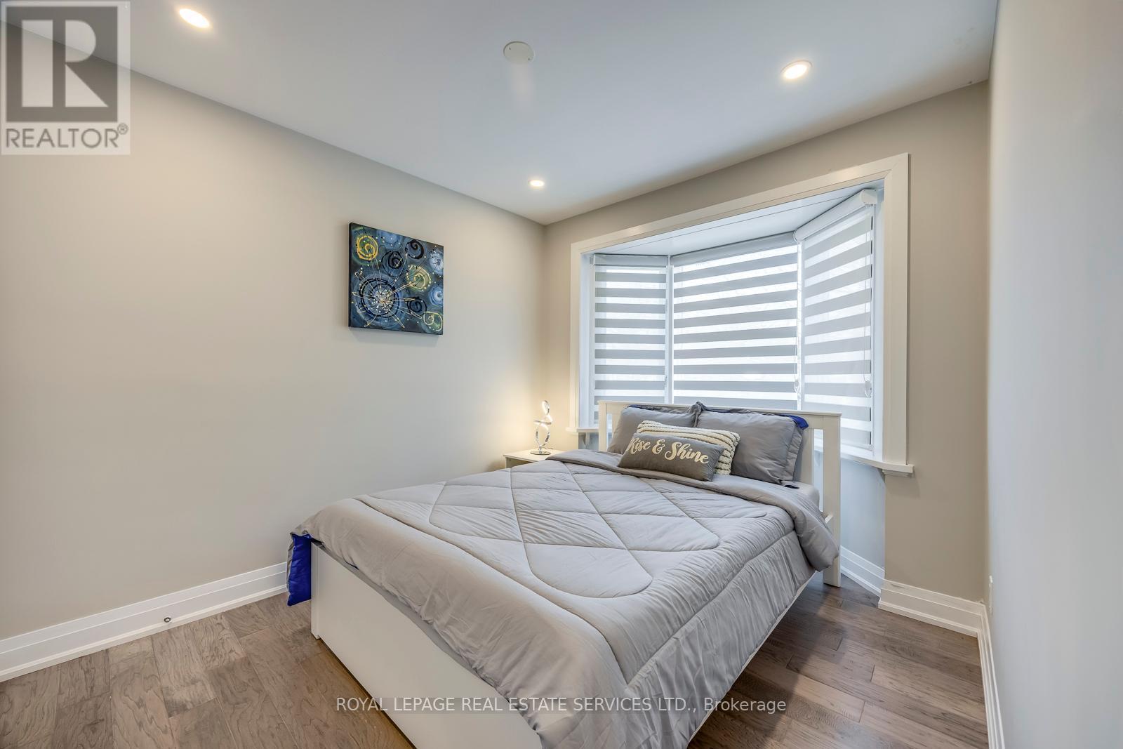 












577 TRUDALE COURT

,
Oakville,




Ontario
L6L4H2

