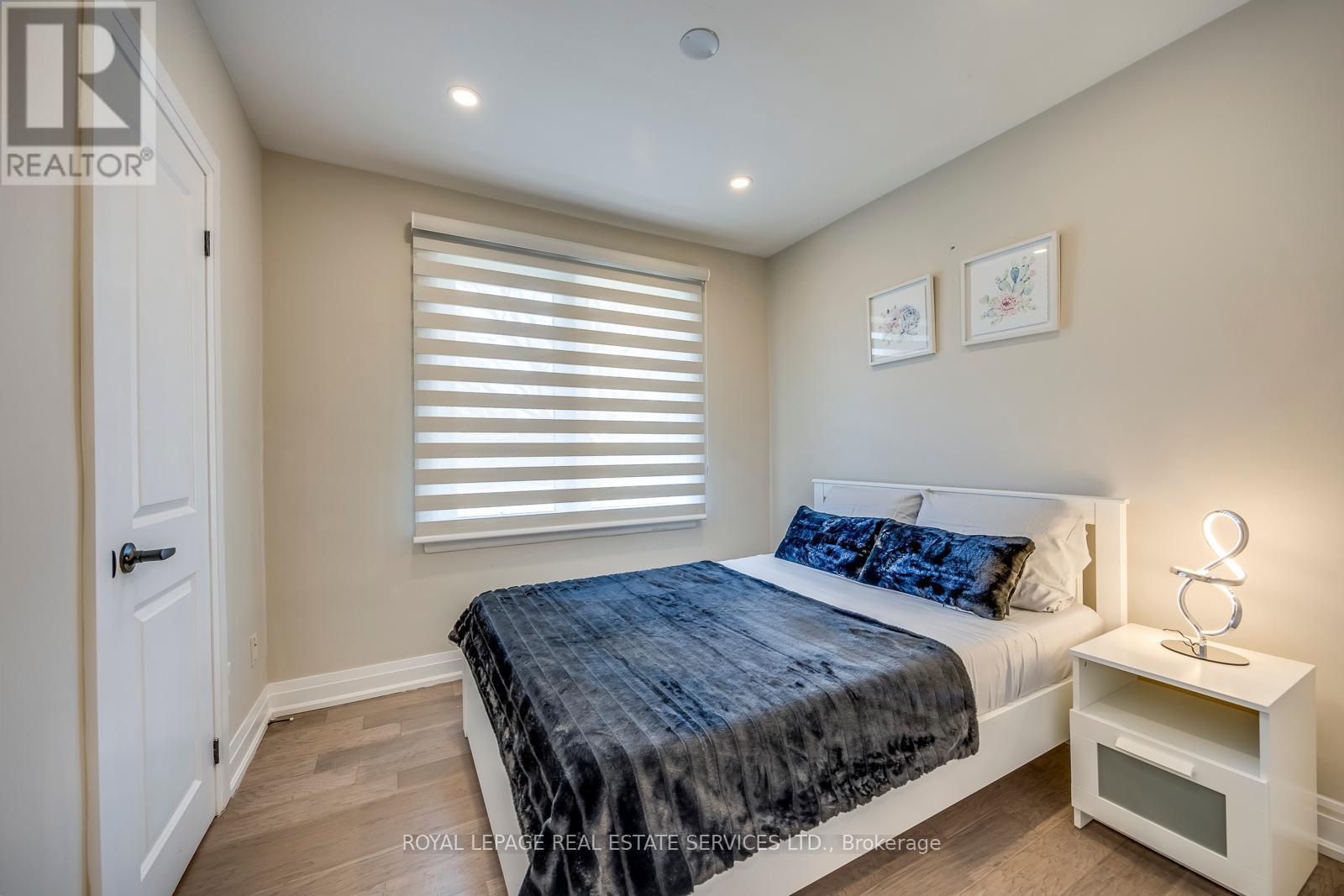 












577 TRUDALE COURT

,
Oakville,




Ontario
L6L4H2

