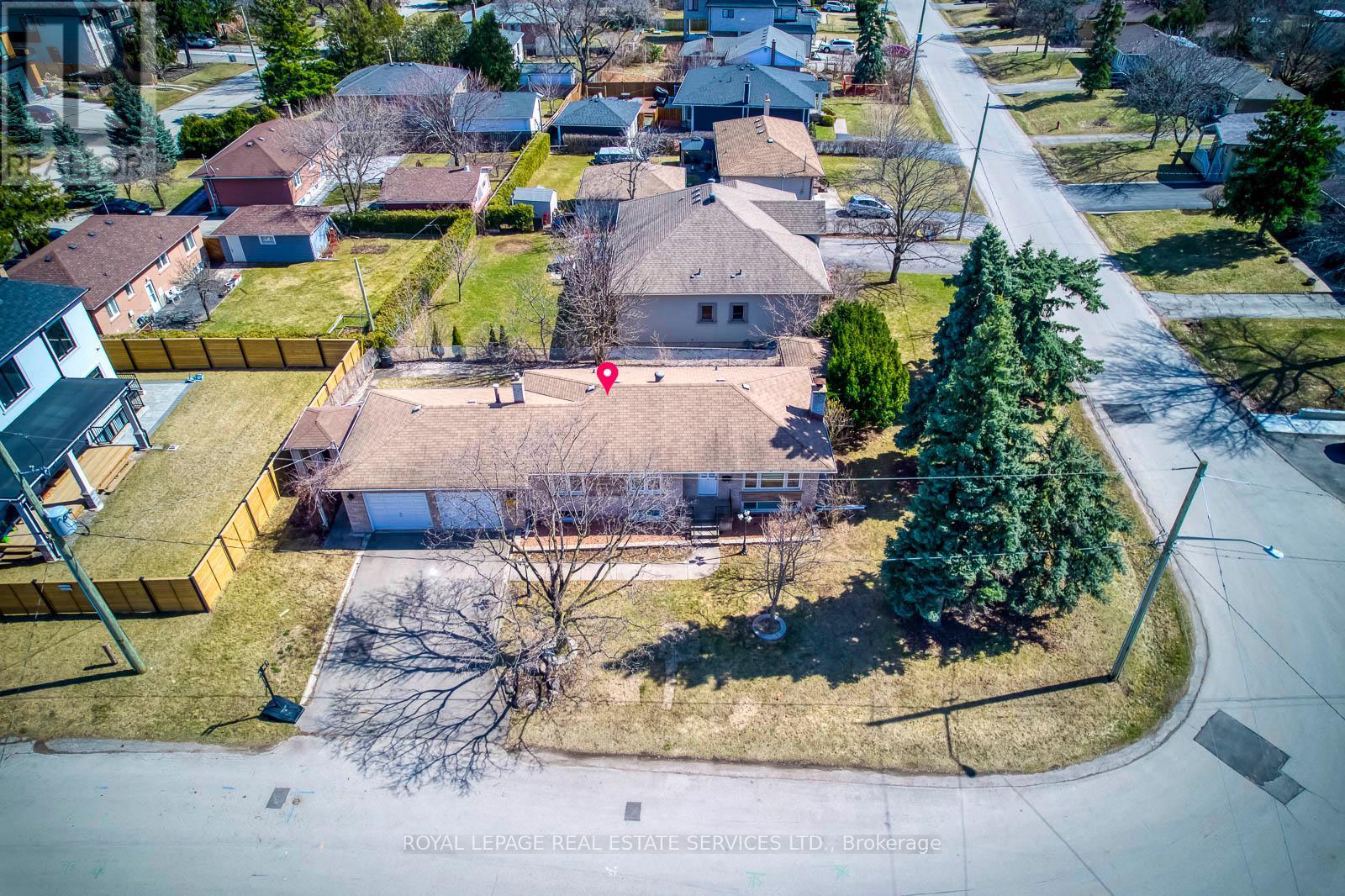












577 TRUDALE COURT

,
Oakville,




Ontario
L6L4H2


