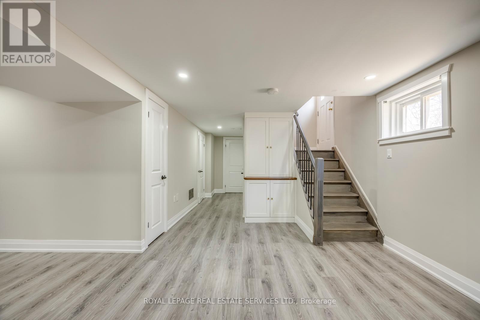 












577 TRUDALE COURT

,
Oakville,




Ontario
L6L4H2

