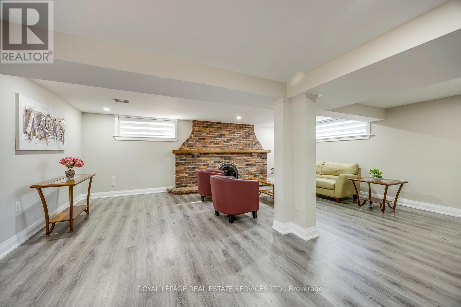 












577 TRUDALE COURT

,
Oakville,




Ontario
L6L4H2

