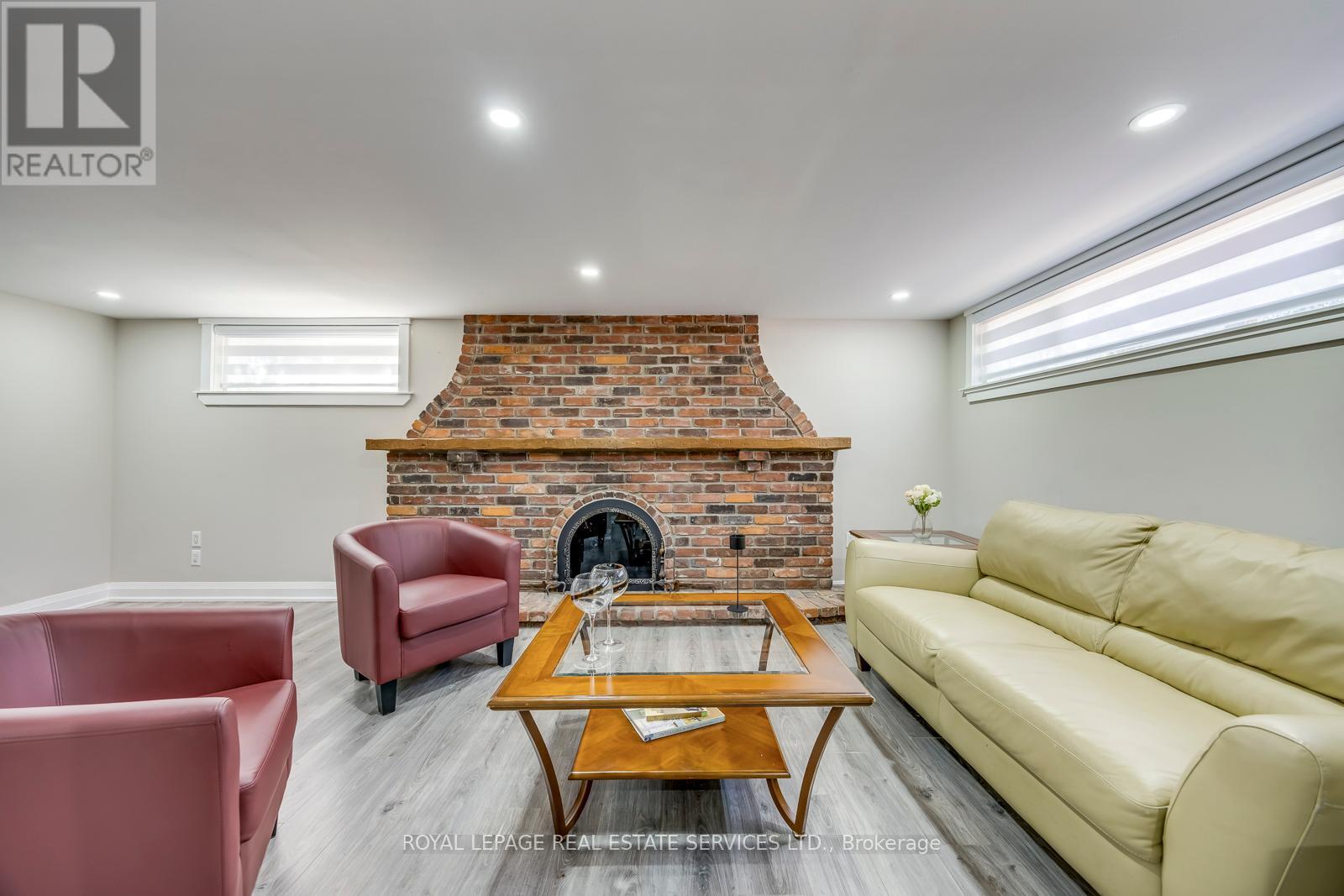 












577 TRUDALE COURT

,
Oakville,




Ontario
L6L4H2


