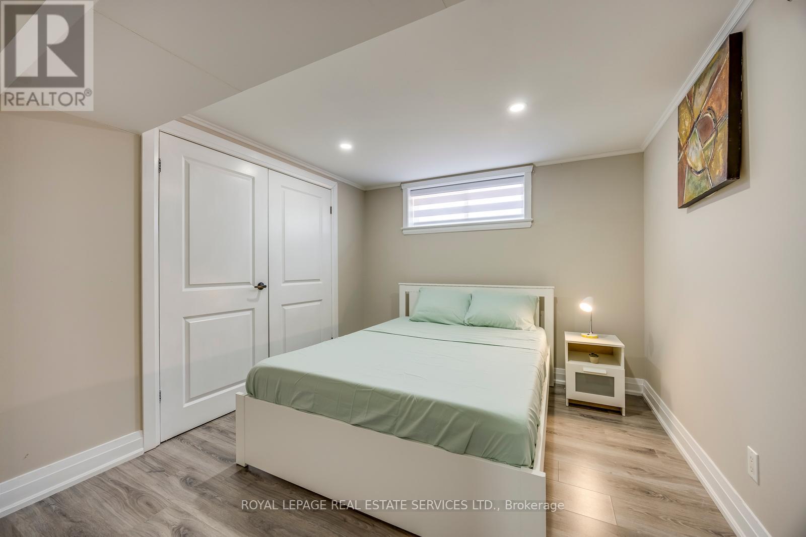 












577 TRUDALE COURT

,
Oakville,




Ontario
L6L4H2


