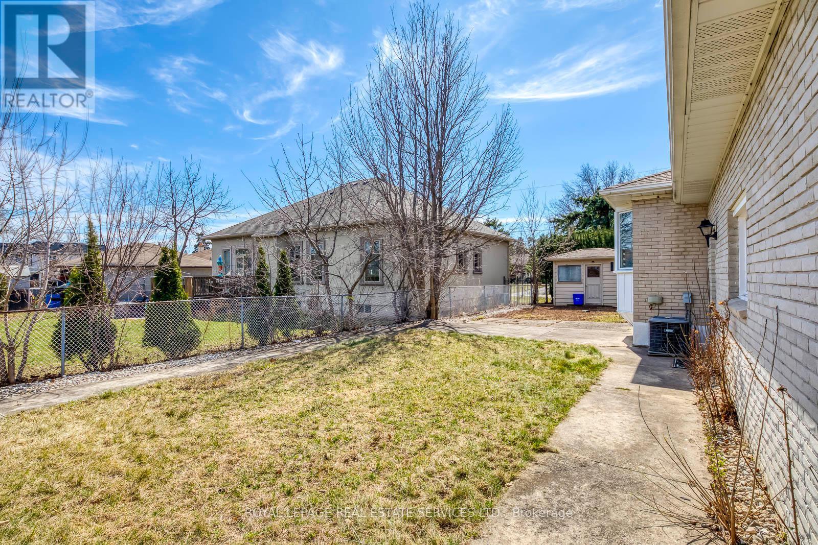 












577 TRUDALE COURT

,
Oakville,




Ontario
L6L4H2

