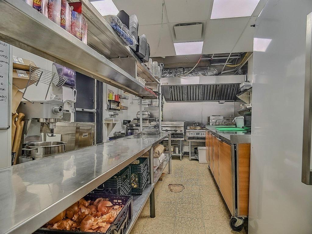 









177


Boul. St-Joseph

,
Gatineau (Hull),




QC
J8Y2Y6

