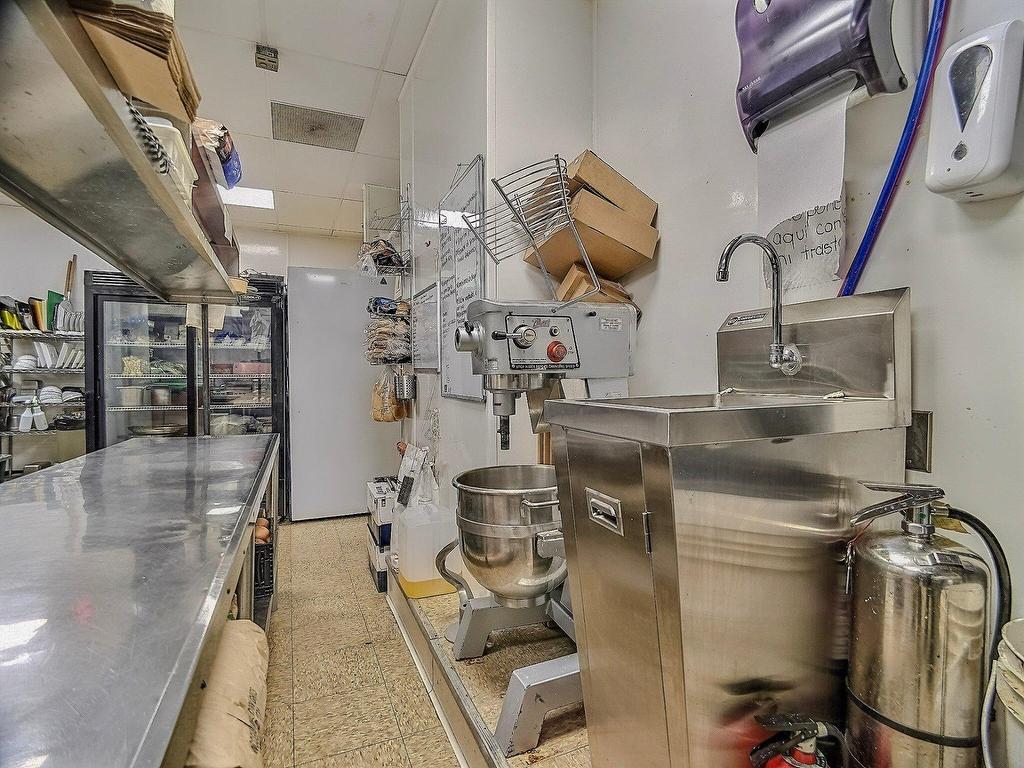 









177


Boul. St-Joseph

,
Gatineau (Hull),




QC
J8Y2Y6

