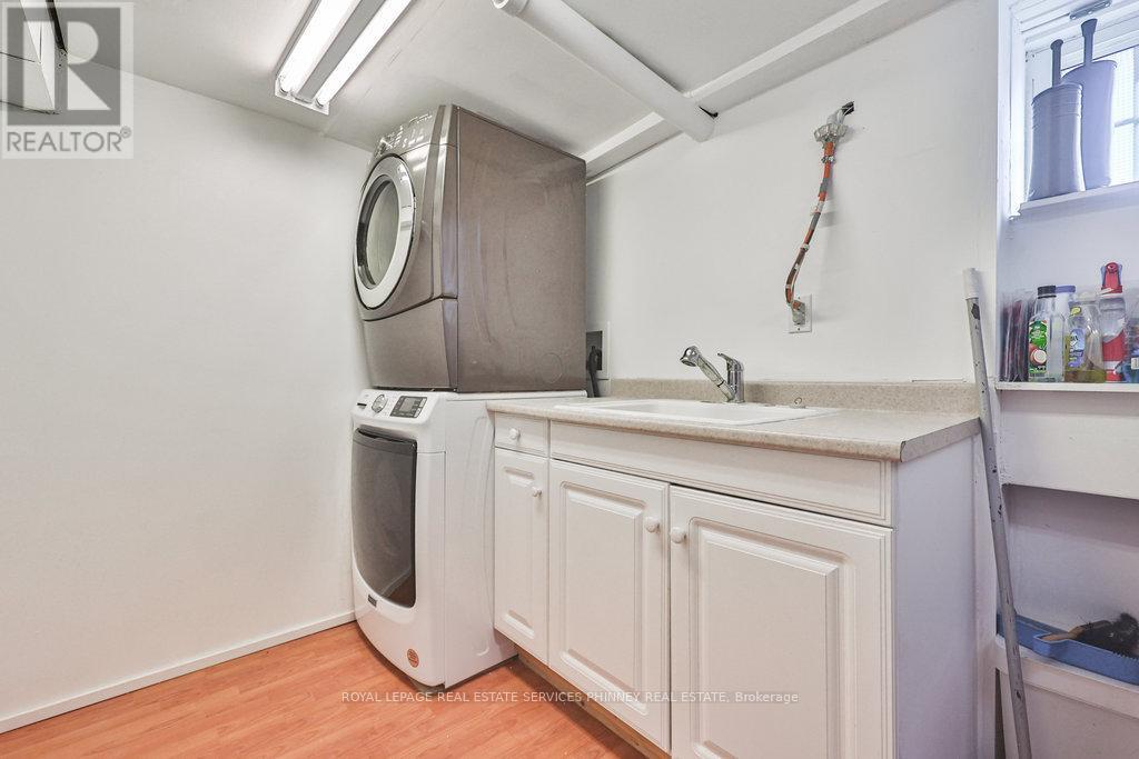 












1486 KENMUIR AVENUE

,
Mississauga,




Ontario
L5G4B5

