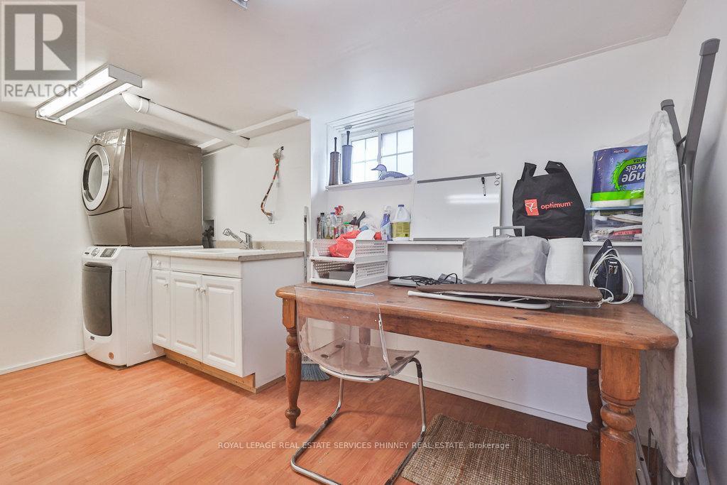 












1486 KENMUIR AVENUE

,
Mississauga,




Ontario
L5G4B5

