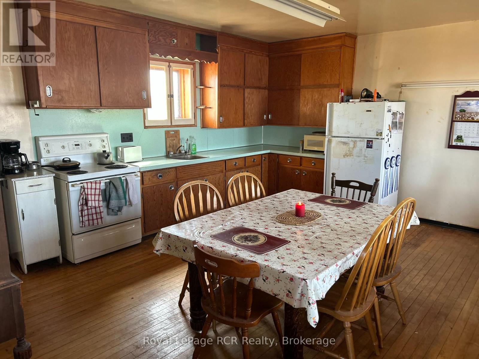 












521106 12 NDR CONCESSION

,
West Grey,




Ontario
N0G1S0

