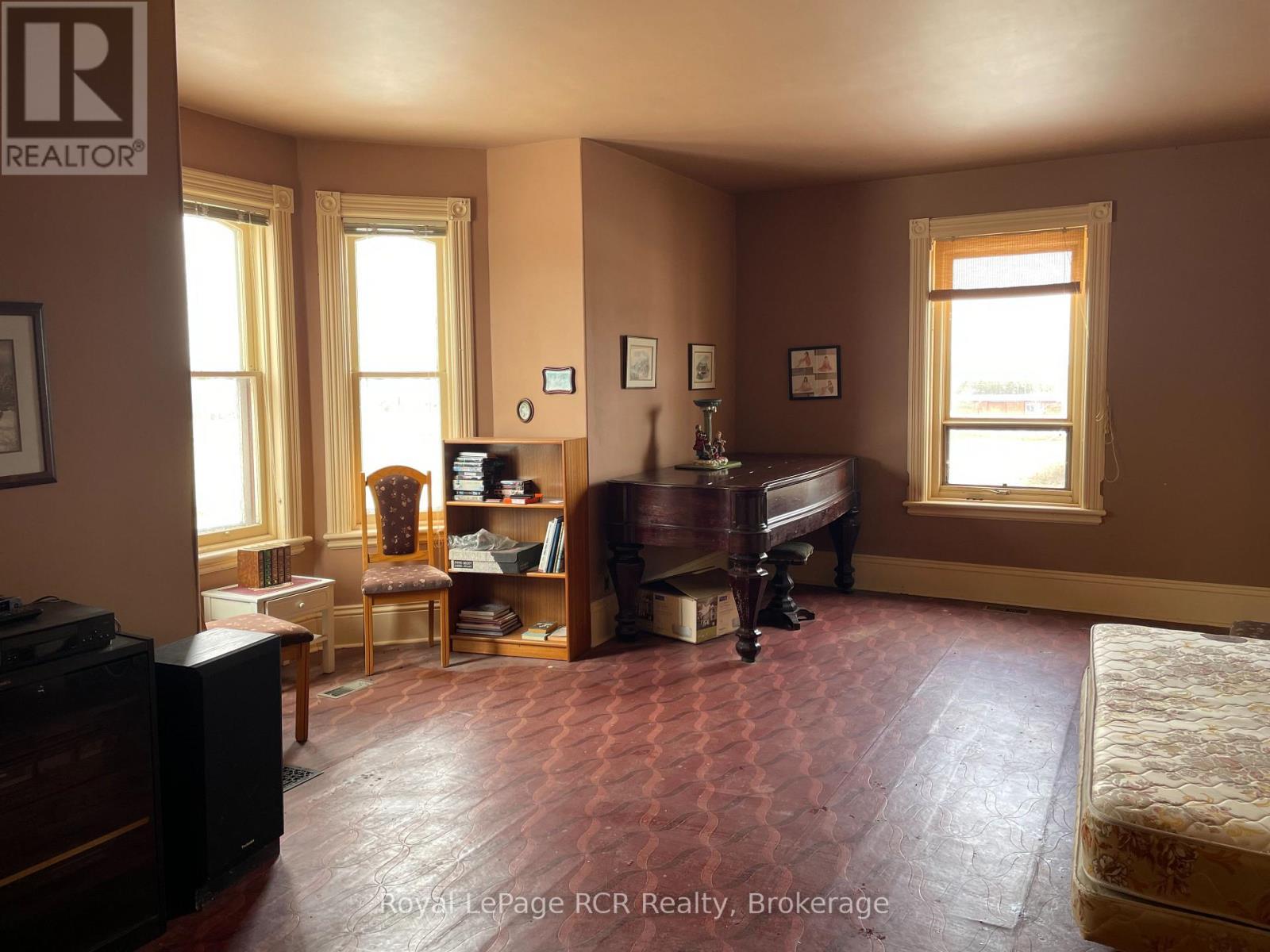












521106 12 NDR CONCESSION

,
West Grey,




Ontario
N0G1S0

