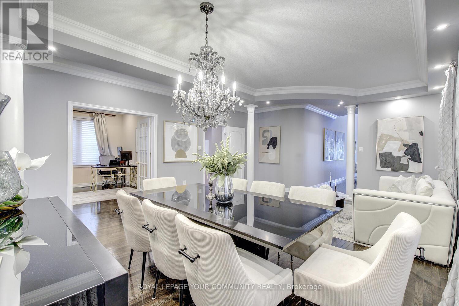 












35 CHAYNA CRESCENT

,
Vaughan,




Ontario
L6A0N2

