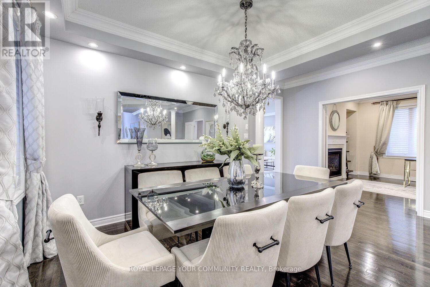 












35 CHAYNA CRESCENT

,
Vaughan,




Ontario
L6A0N2

