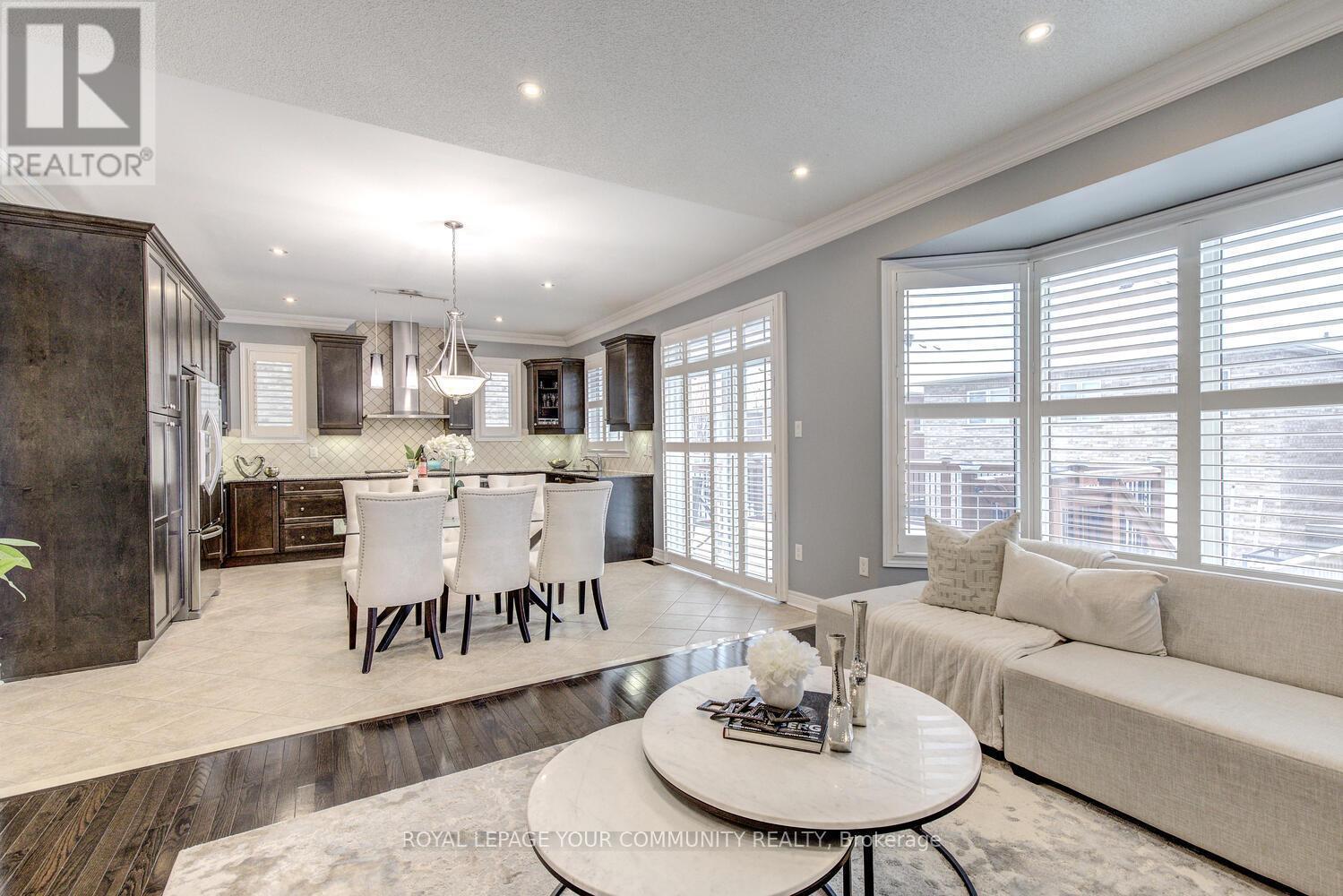 












35 CHAYNA CRESCENT

,
Vaughan,




Ontario
L6A0N2

