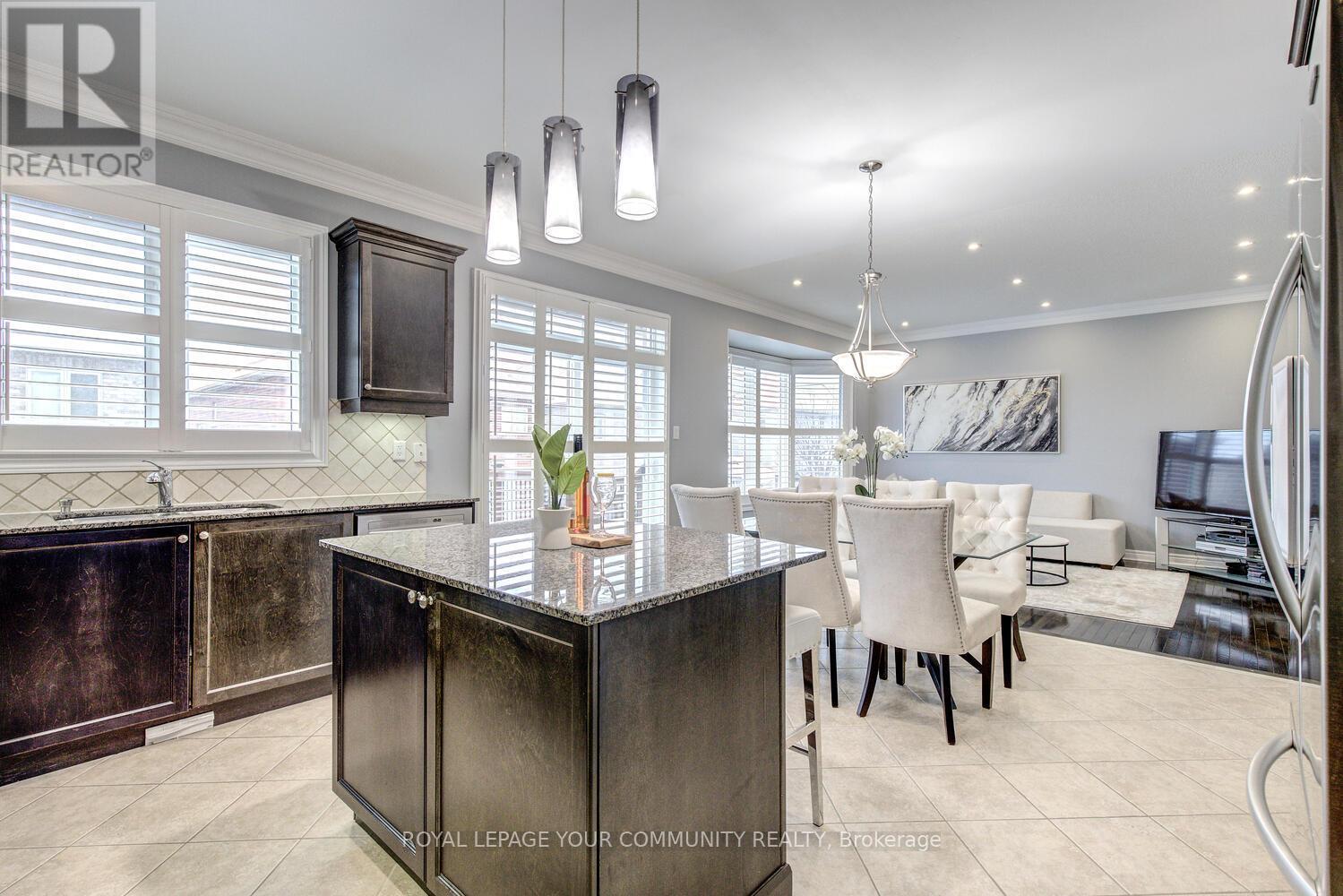 












35 CHAYNA CRESCENT

,
Vaughan,




Ontario
L6A0N2

