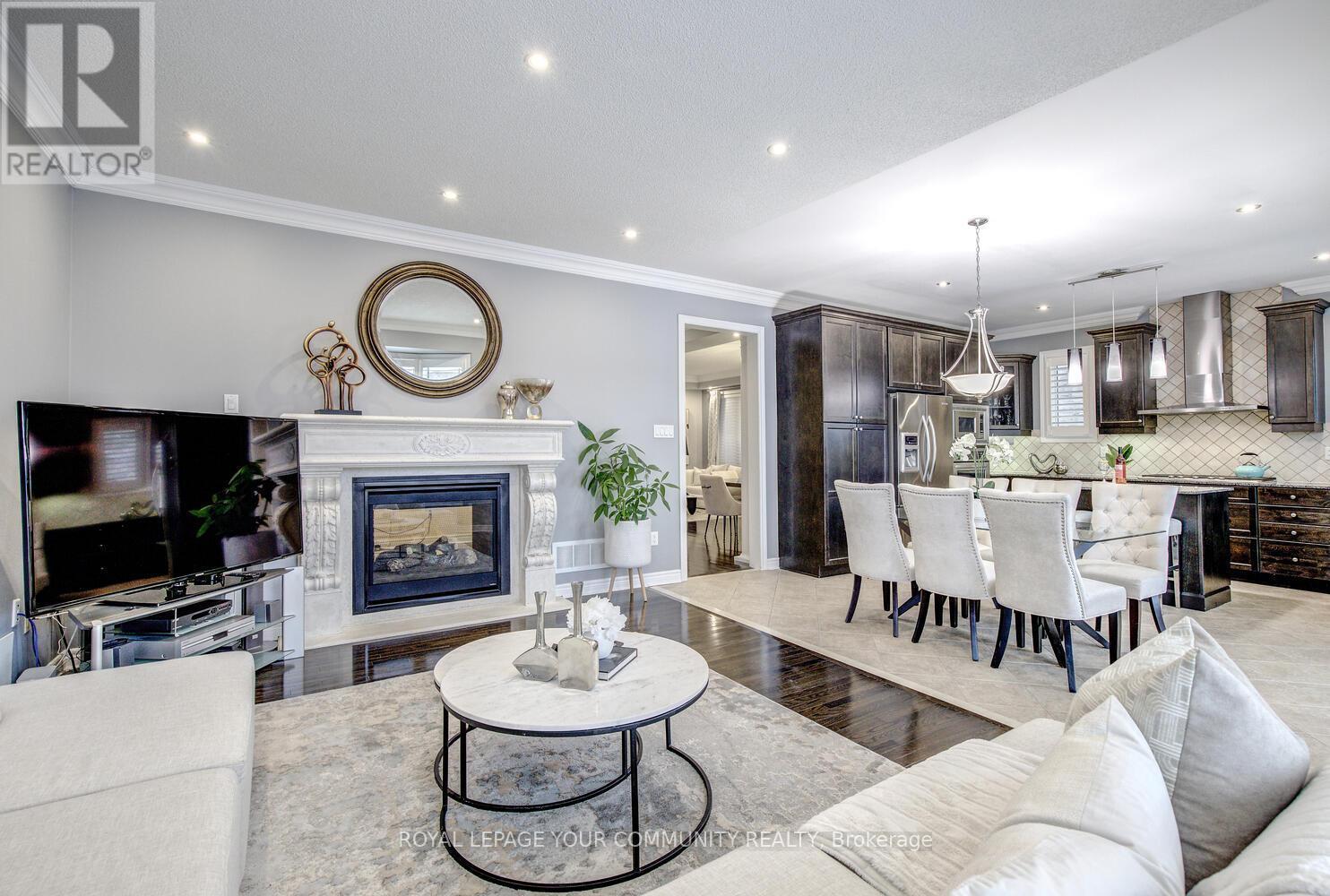 












35 CHAYNA CRESCENT

,
Vaughan,




Ontario
L6A0N2

