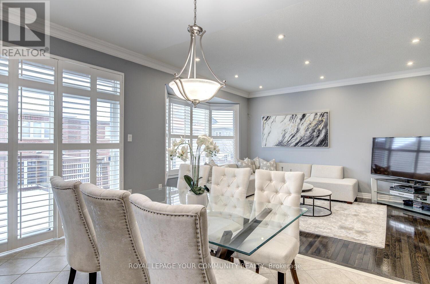 












35 CHAYNA CRESCENT

,
Vaughan,




Ontario
L6A0N2

