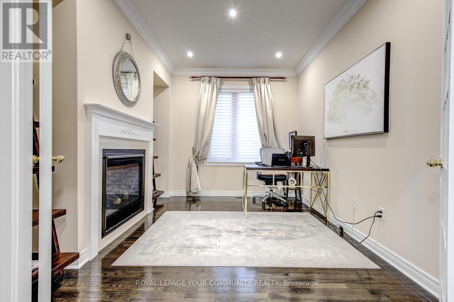 












35 CHAYNA CRESCENT

,
Vaughan,




Ontario
L6A0N2

