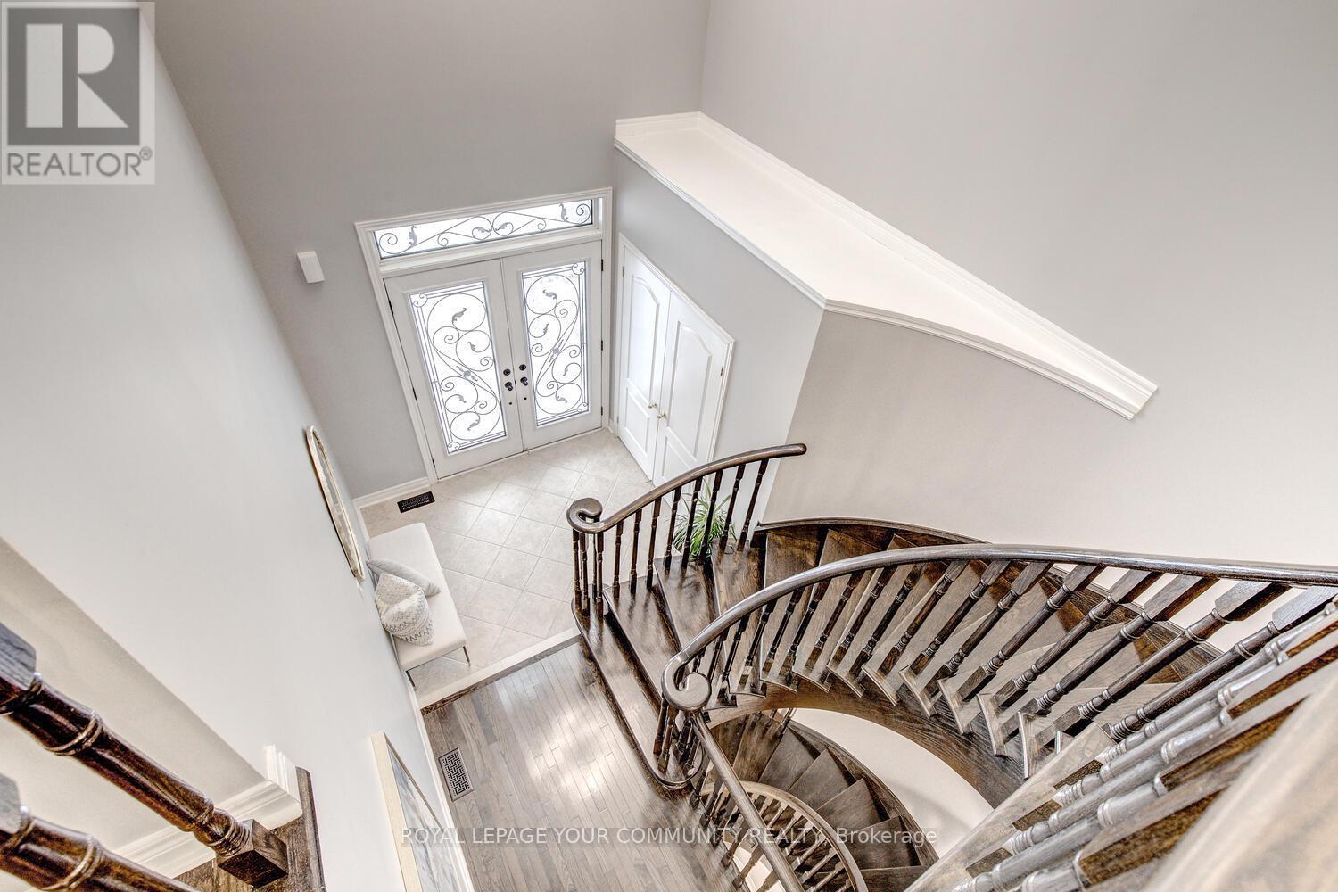 












35 CHAYNA CRESCENT

,
Vaughan,




Ontario
L6A0N2

