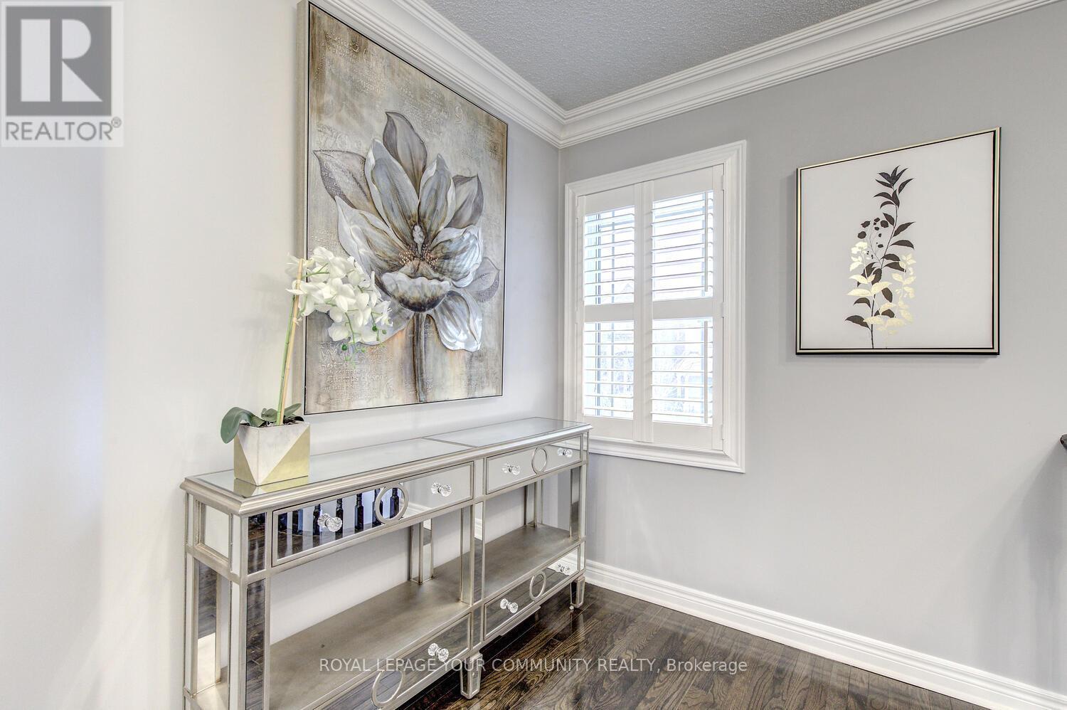 












35 CHAYNA CRESCENT

,
Vaughan,




Ontario
L6A0N2

