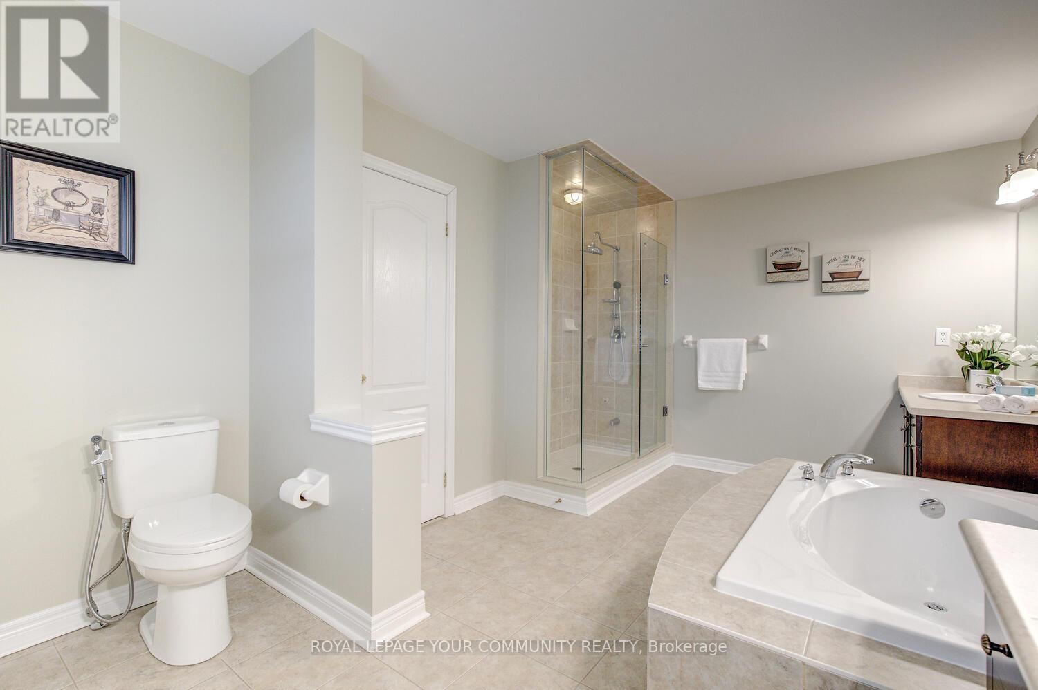 












35 CHAYNA CRESCENT

,
Vaughan,




Ontario
L6A0N2

