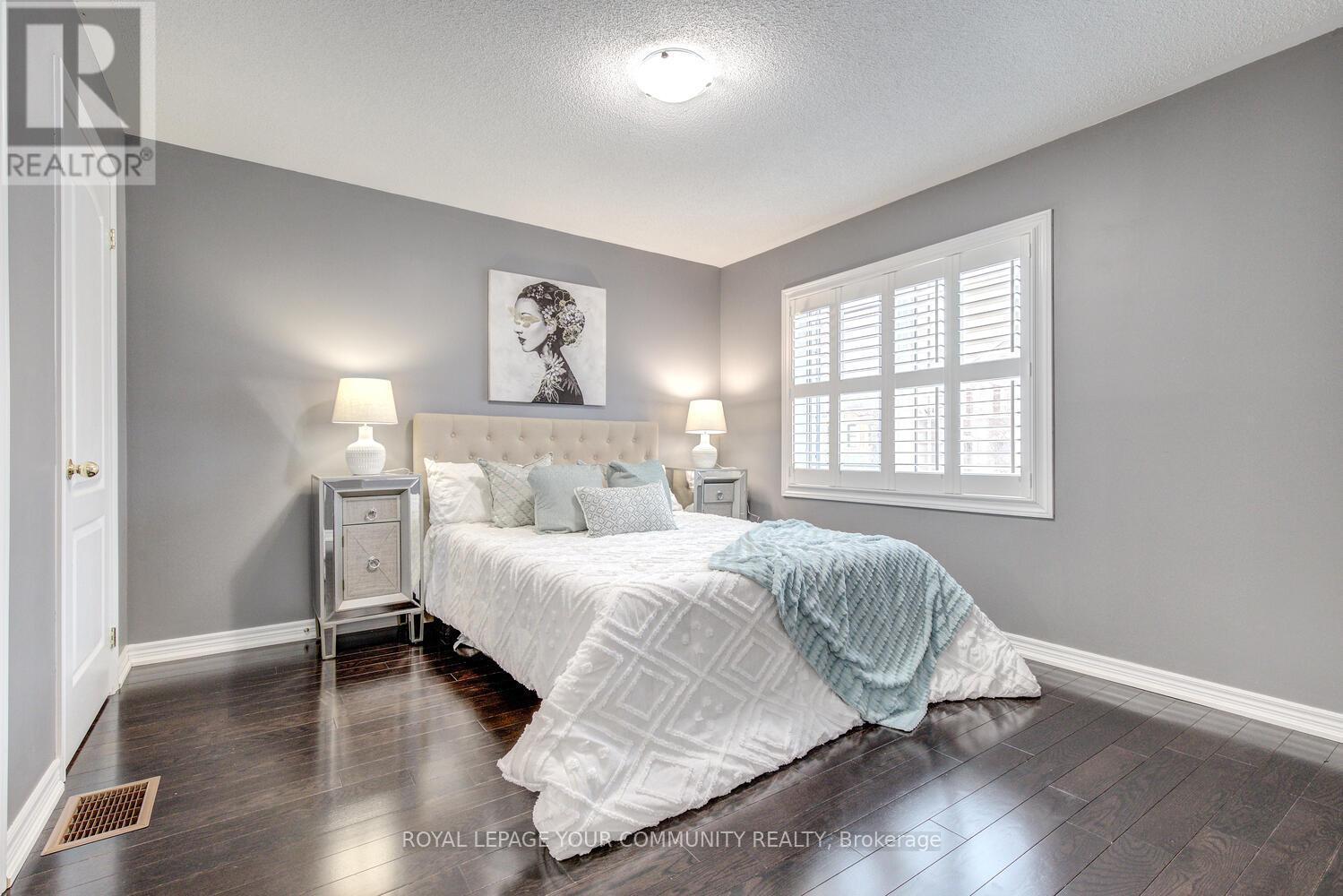 












35 CHAYNA CRESCENT

,
Vaughan,




Ontario
L6A0N2

