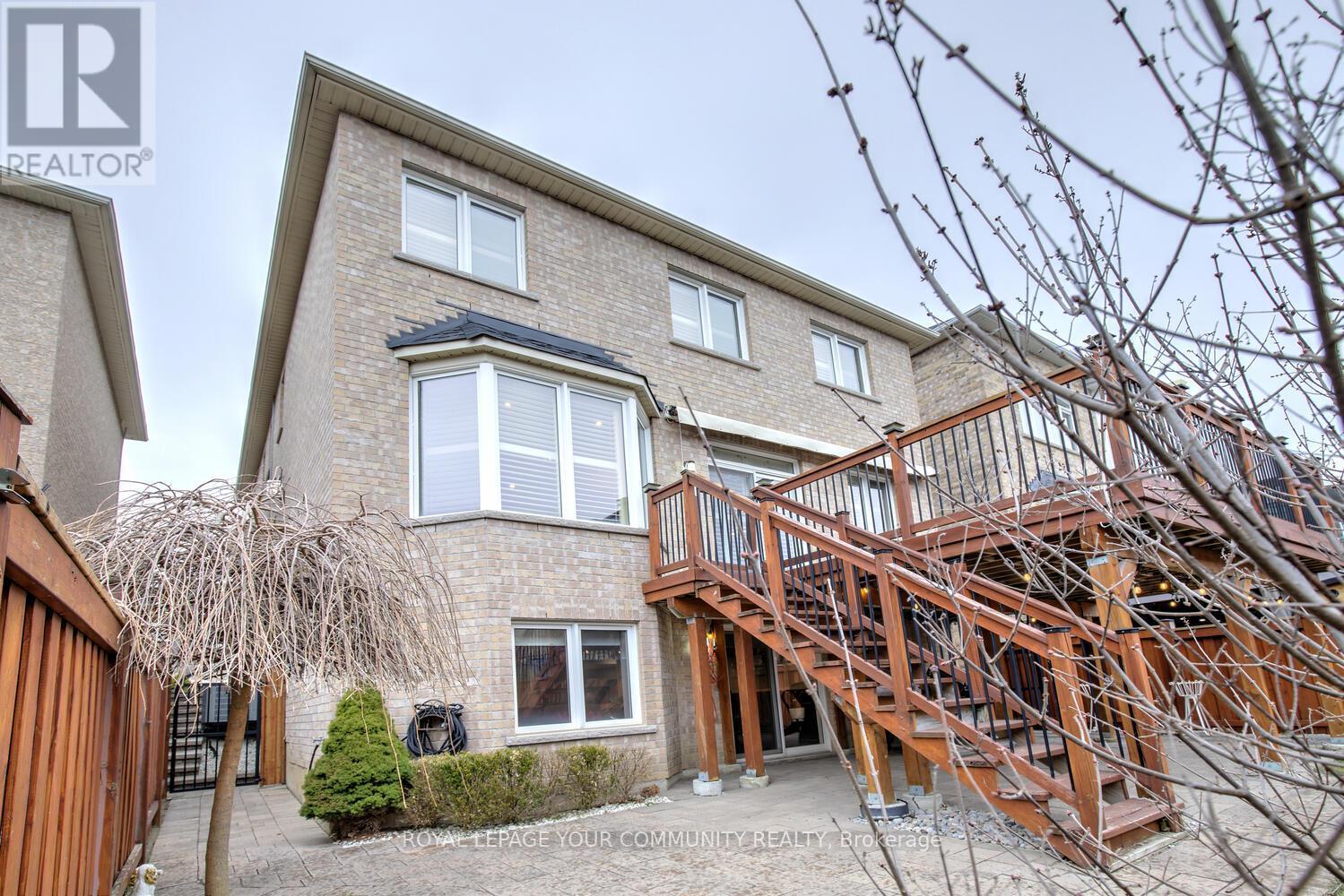 












35 CHAYNA CRESCENT

,
Vaughan,




Ontario
L6A0N2

