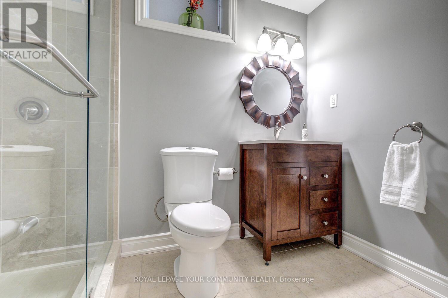 












35 CHAYNA CRESCENT

,
Vaughan,




Ontario
L6A0N2

