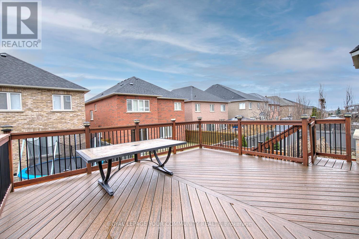 












35 CHAYNA CRESCENT

,
Vaughan,




Ontario
L6A0N2


