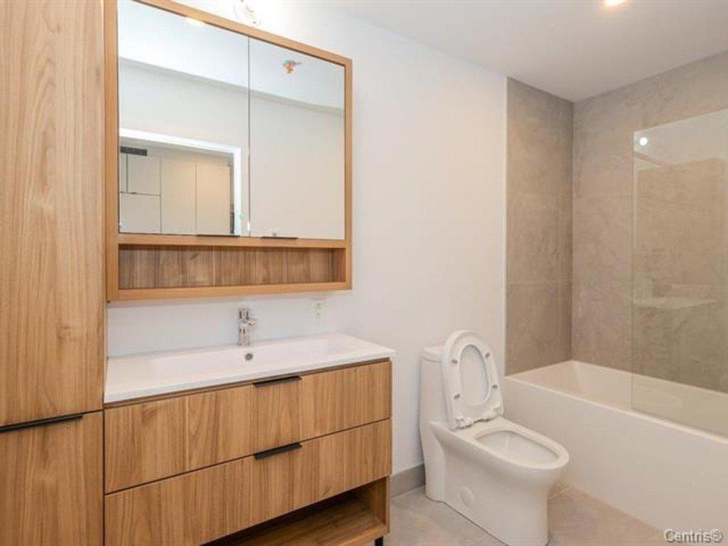 









2660


Rue Ontario E.

, 409,
Montréal (Ville-Marie),




QC
H2K4K4

