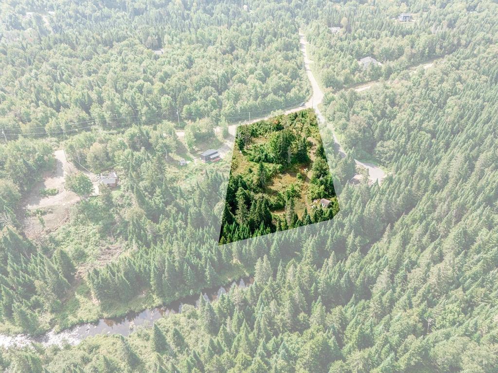 









128


Ch. du Corbeau

,
Notre-Dame-des-Bois,







QC
J0B2E0

