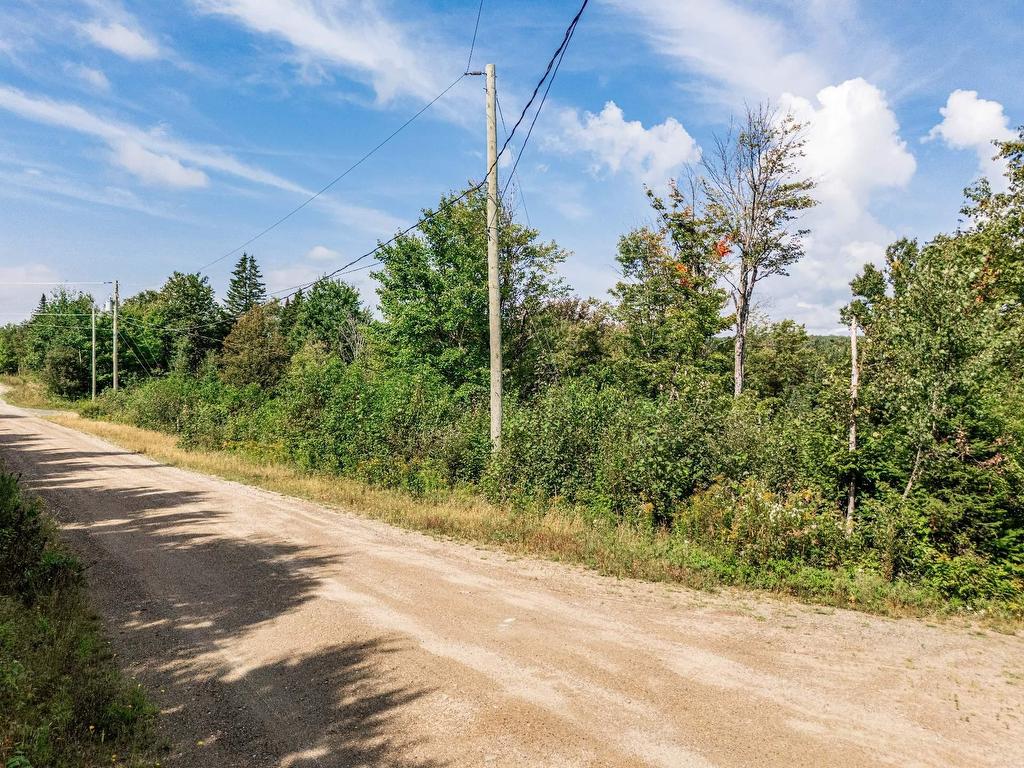 









128


Ch. du Corbeau

,
Notre-Dame-des-Bois,







QC
J0B2E0

