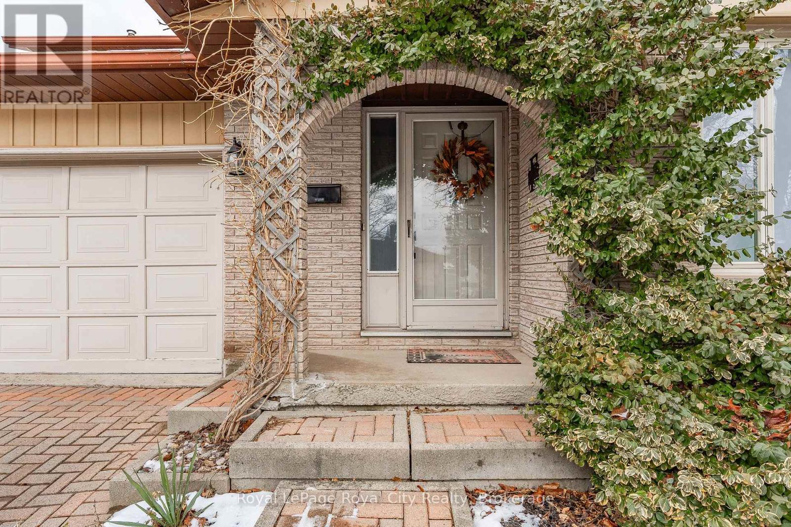 












236 IRONWOOD ROAD

,
Guelph (Kortright West),




Ontario
N1G3G1

