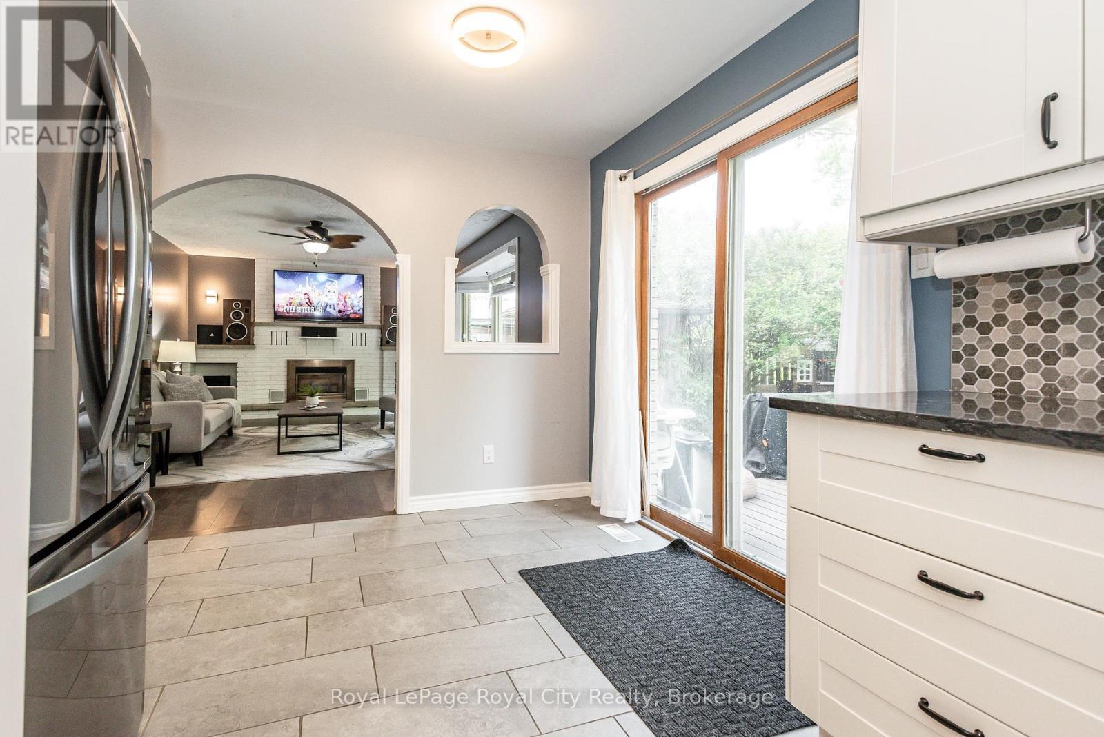 












236 IRONWOOD ROAD

,
Guelph (Kortright West),




Ontario
N1G3G1

