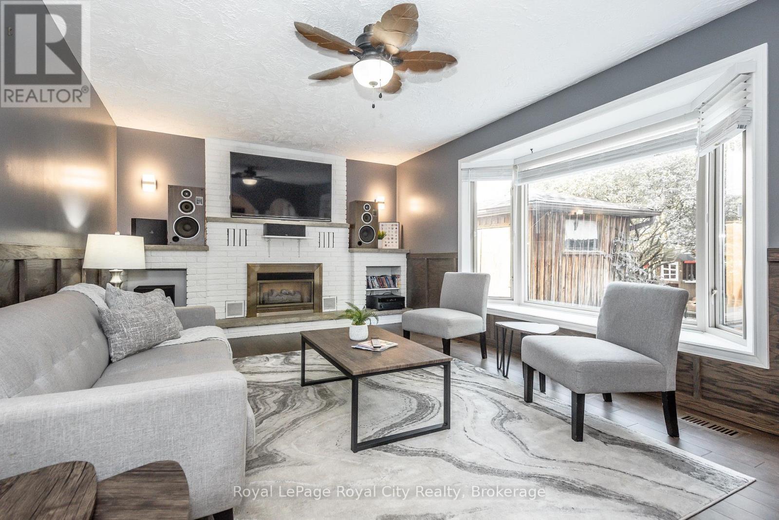 












236 IRONWOOD ROAD

,
Guelph (Kortright West),




Ontario
N1G3G1

