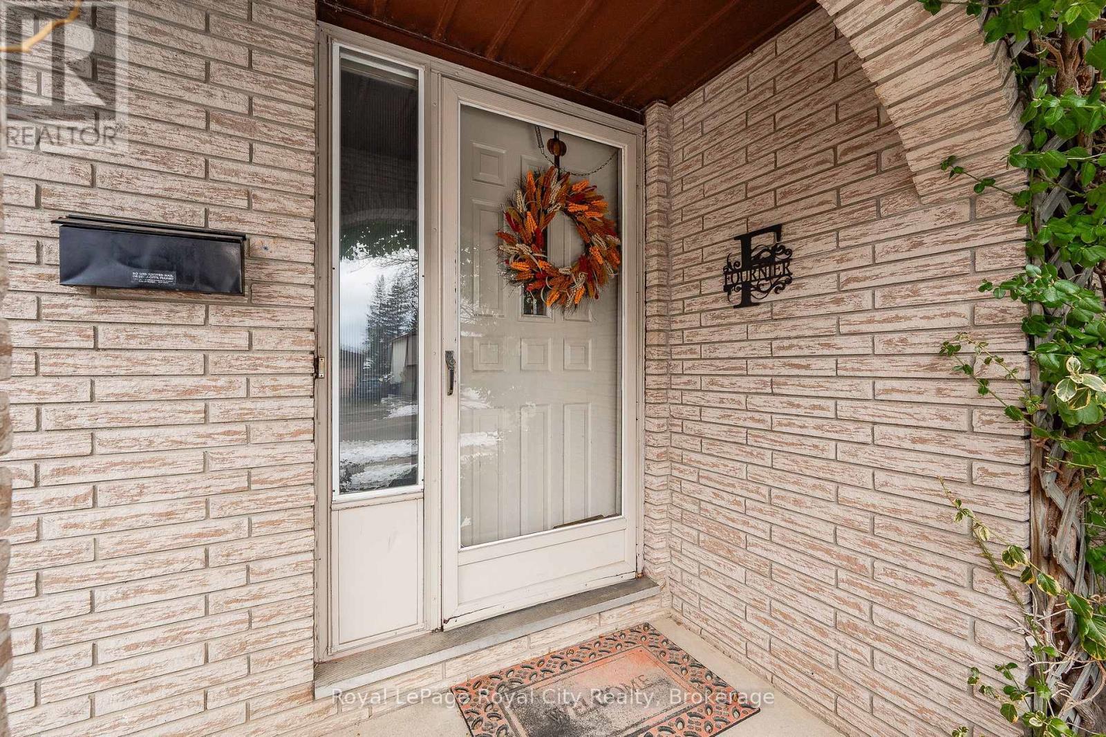 












236 IRONWOOD ROAD

,
Guelph (Kortright West),




Ontario
N1G3G1

