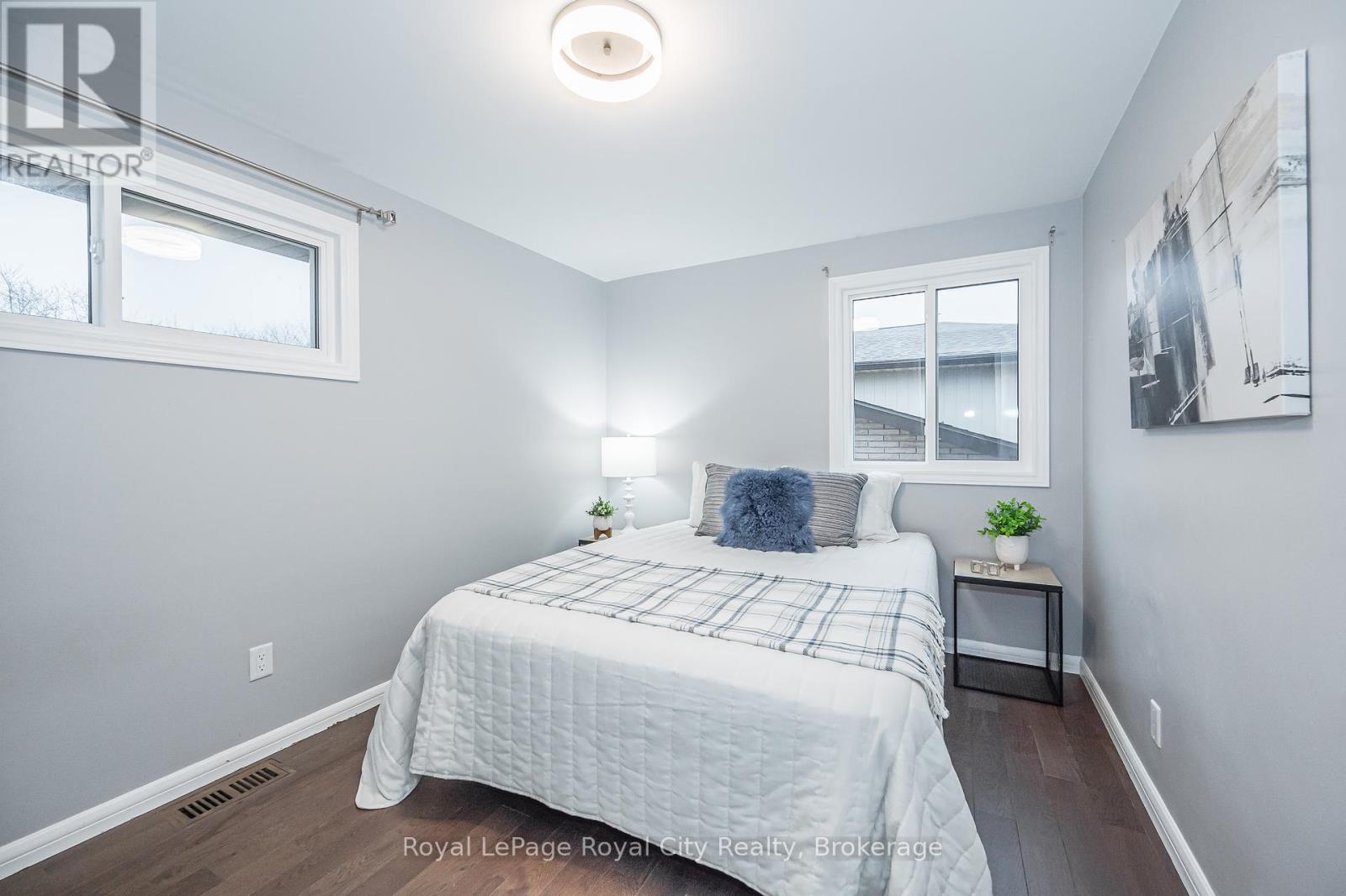 












236 IRONWOOD ROAD

,
Guelph (Kortright West),




Ontario
N1G3G1

