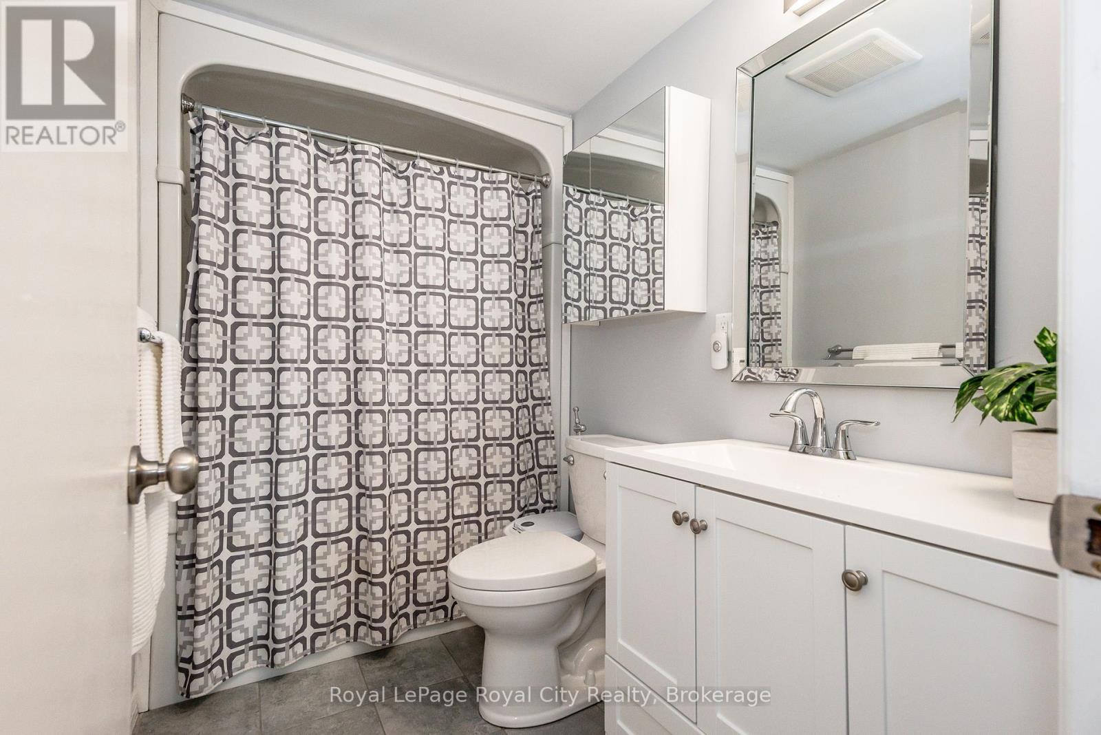 












236 IRONWOOD ROAD

,
Guelph (Kortright West),




Ontario
N1G3G1

