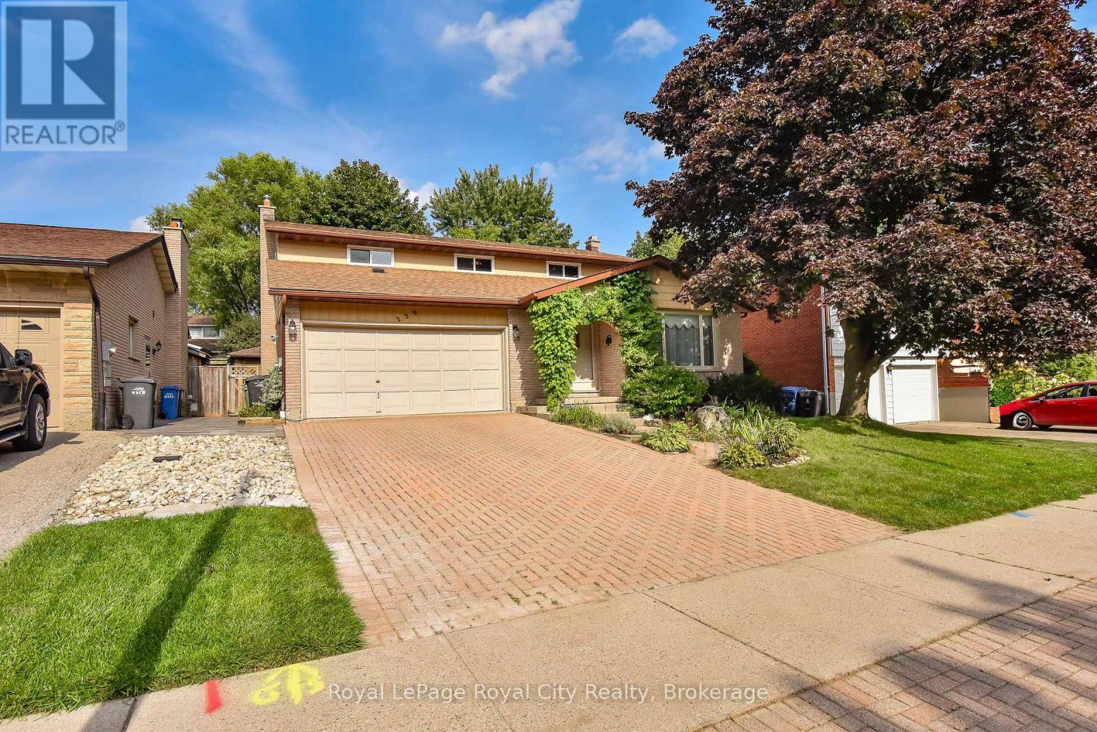 












236 IRONWOOD ROAD

,
Guelph (Kortright West),




Ontario
N1G3G1

