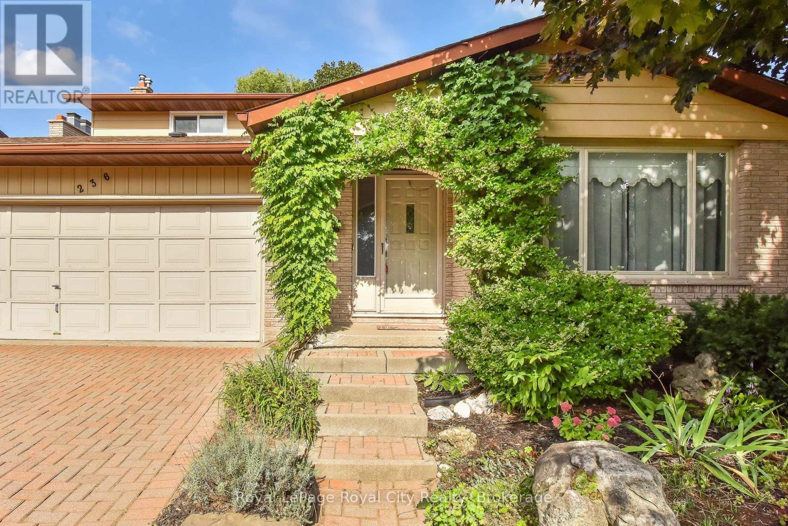 












236 IRONWOOD ROAD

,
Guelph (Kortright West),




Ontario
N1G3G1

