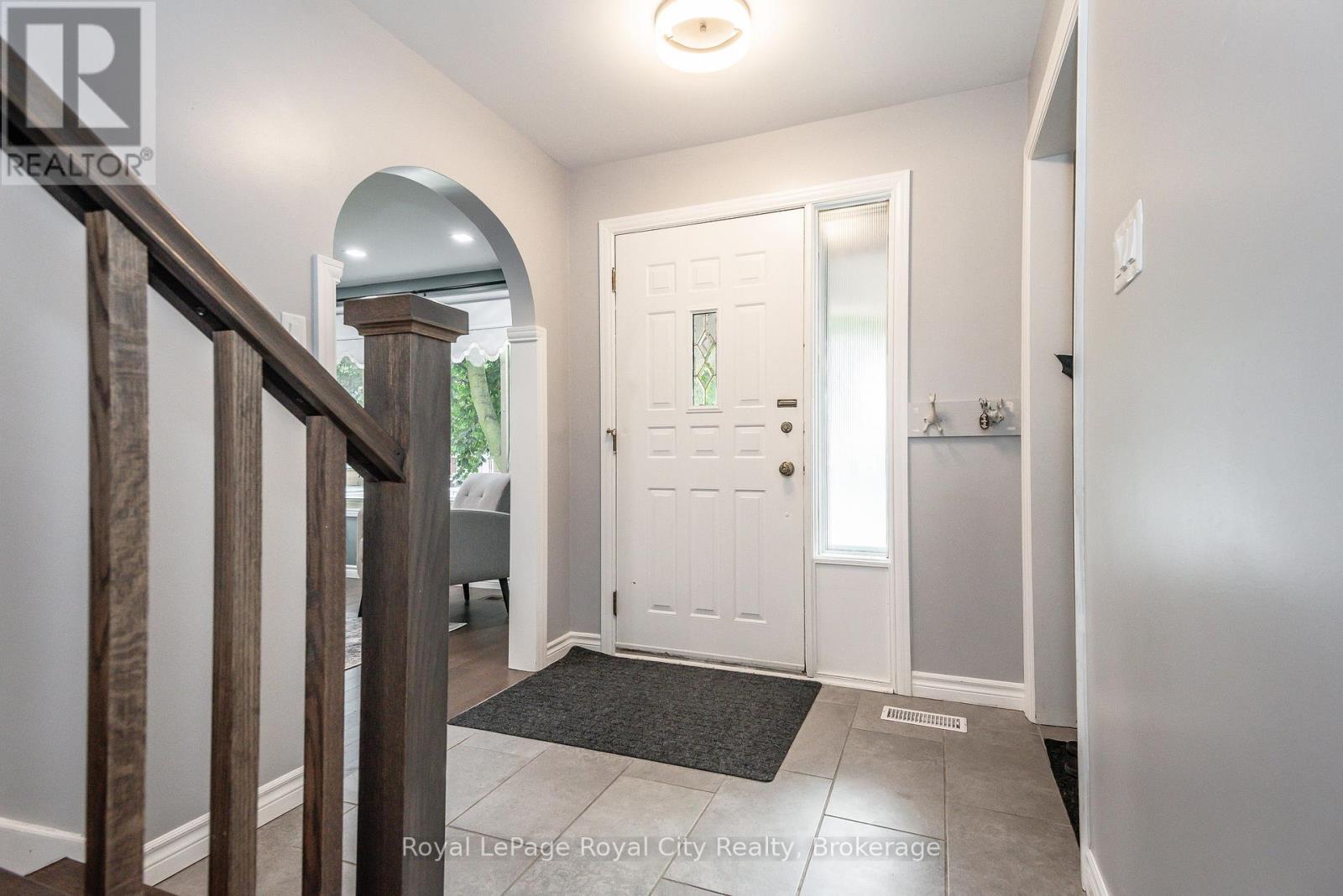 












236 IRONWOOD ROAD

,
Guelph (Kortright West),




Ontario
N1G3G1

