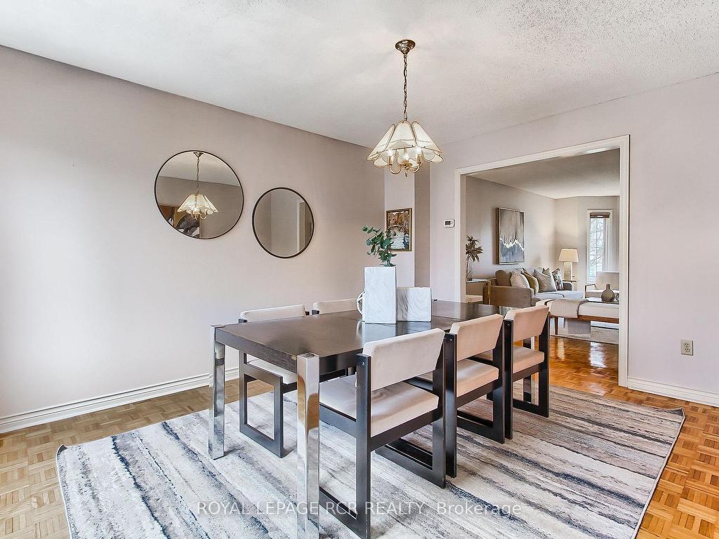 









611


Gagnon

Place,
Newmarket,




ON
L3X 1V8

