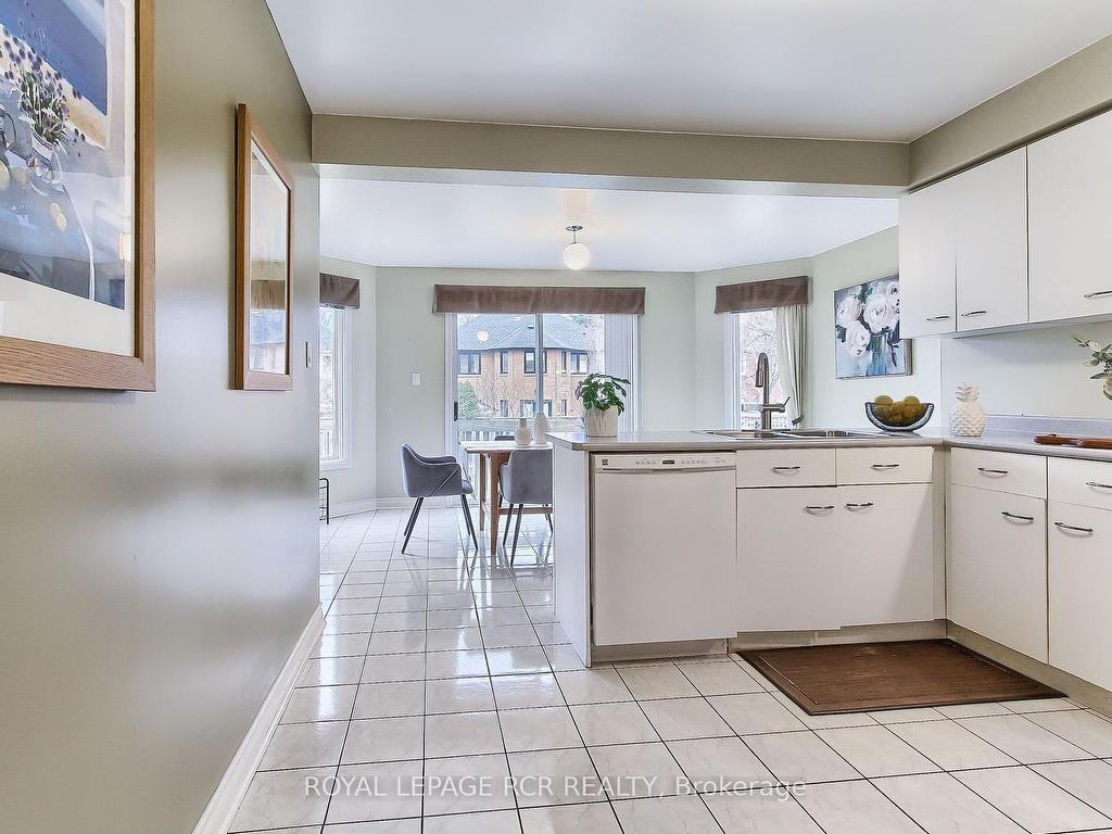 









611


Gagnon

Place,
Newmarket,




ON
L3X 1V8

