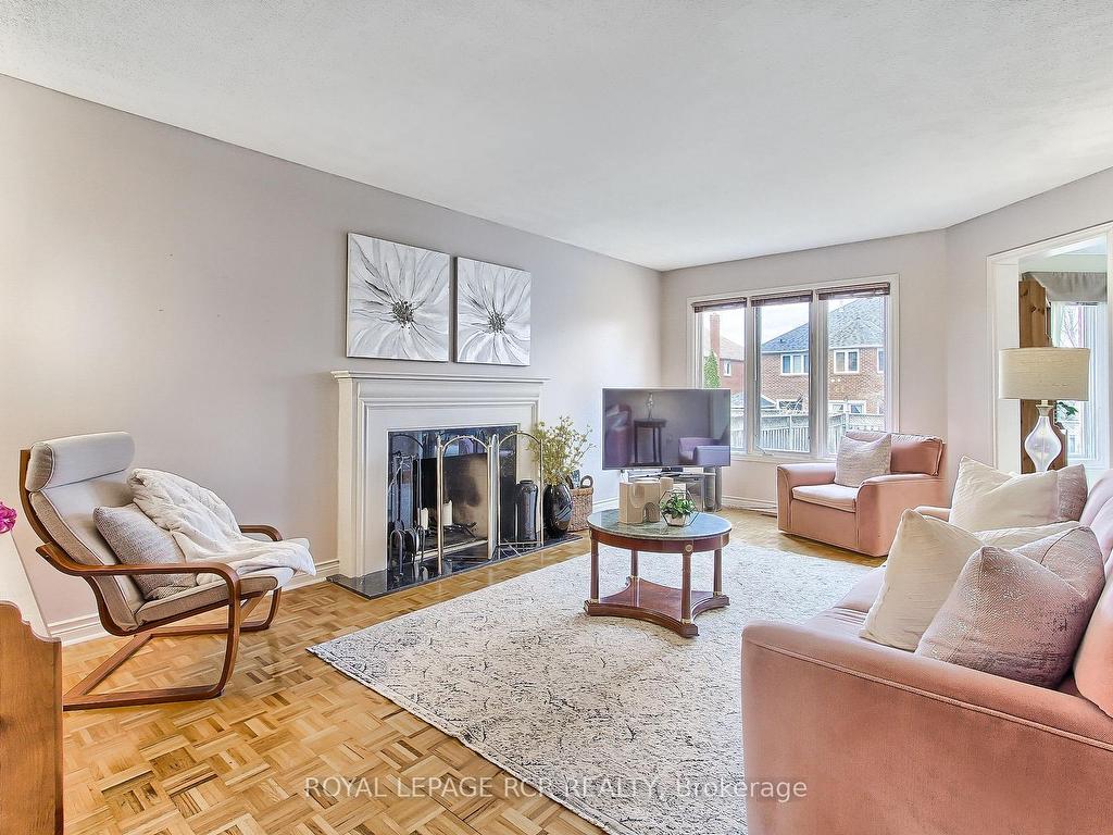 









611


Gagnon

Place,
Newmarket,




ON
L3X 1V8

