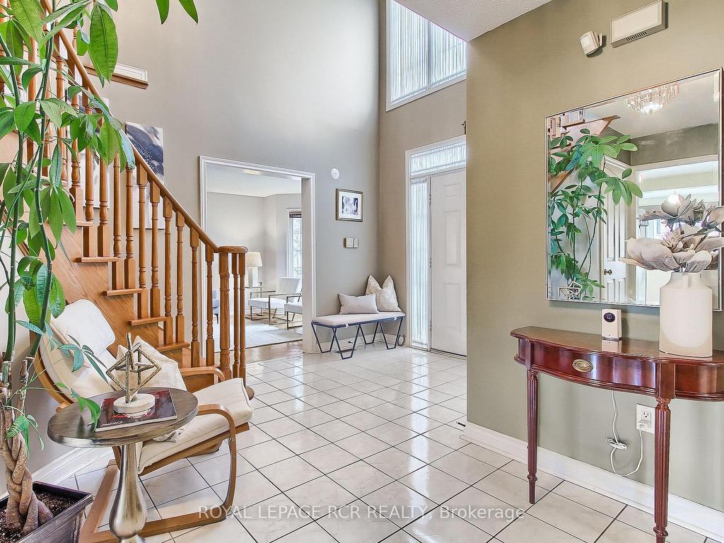 









611


Gagnon

Place,
Newmarket,




ON
L3X 1V8

