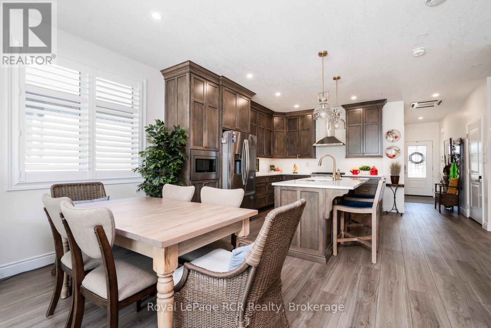 












10 PALMER MARIE LANE

,
Arran-Elderslie,




Ontario
N0G1L0

