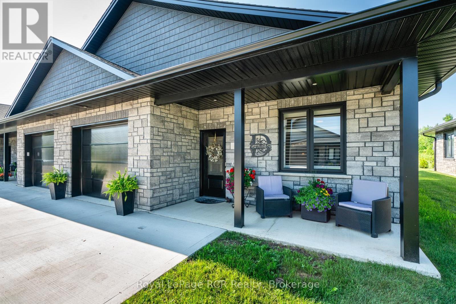 












10 PALMER MARIE LANE

,
Arran-Elderslie,




Ontario
N0G1L0

