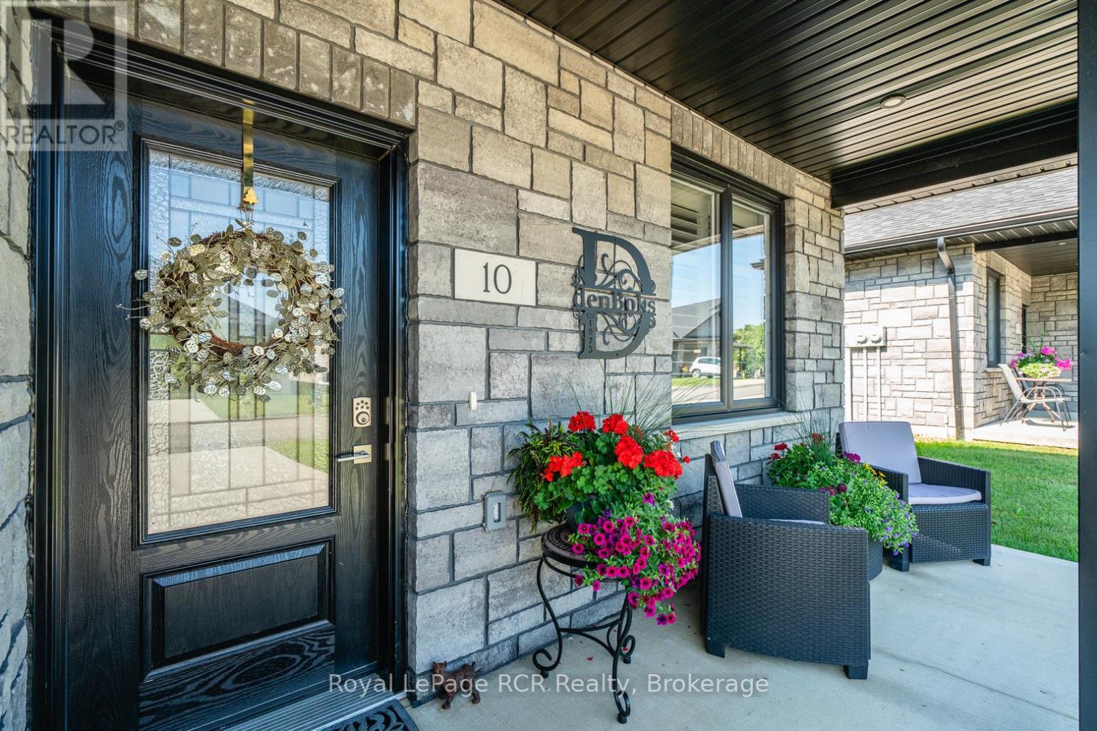 












10 PALMER MARIE LANE

,
Arran-Elderslie,




Ontario
N0G1L0

