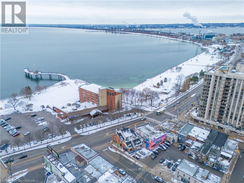 












2013 LAKESHORE ROAD

,
Burlington,




Ontario
L7R1A1


