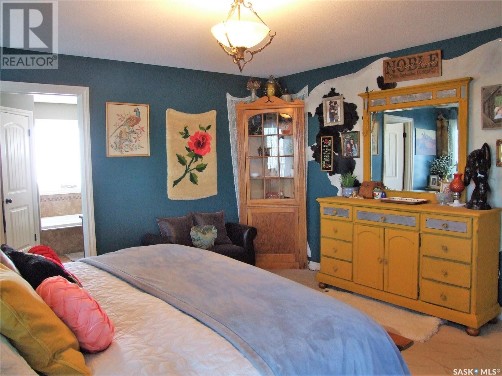 












Noble Acreage

,
Leader,




Saskatchewan
S0N1H0

